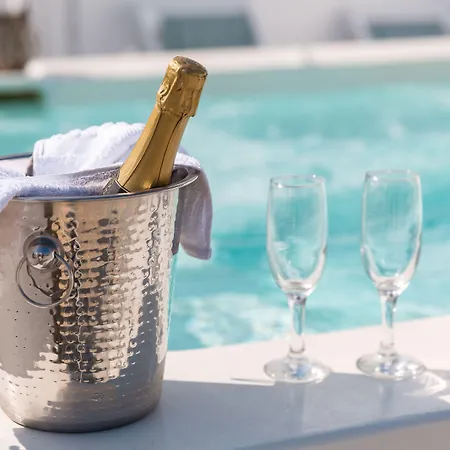 Zoumis 4* ناوسا