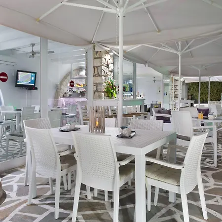 Zoumis شقة فندقية ناوسا