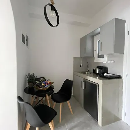 Zoumis Aparthotel