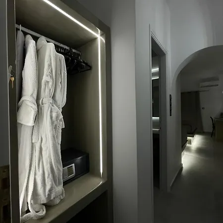 Zoumis Aparthotel 2*