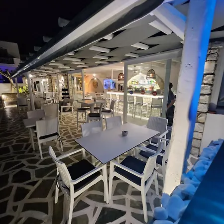 Aparthotel Zoumis Naousa (Paros)