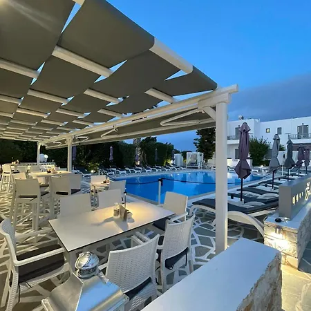 Zoumis Naousa (Paros)