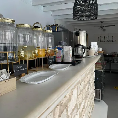 Aparthotel Zoumis Naousa (Paros)