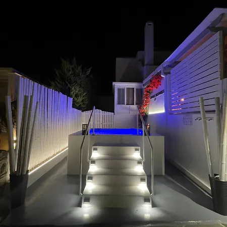 Zoumis Naousa (Paros)
