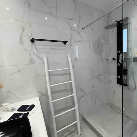 Zoumis Aparthotel 2*