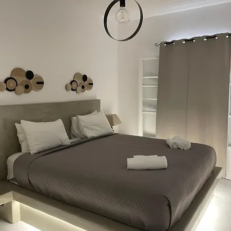 Zoumis 2* Naousa (Paros)