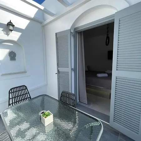 Zoumis Aparthotel Naousa (Paros)