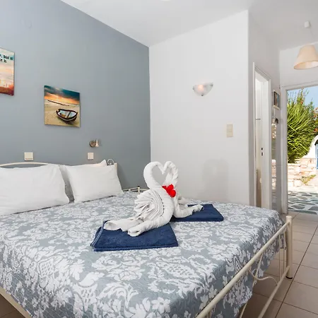 Zoumis Aparthotel Naousa (Paros)