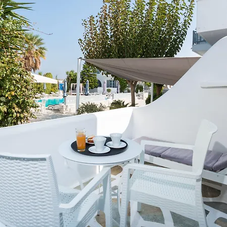 Zoumis Naousa (Paros)