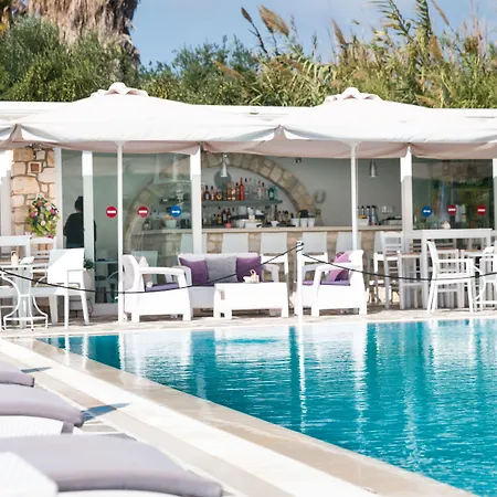 Zoumis Apartahotel 4*