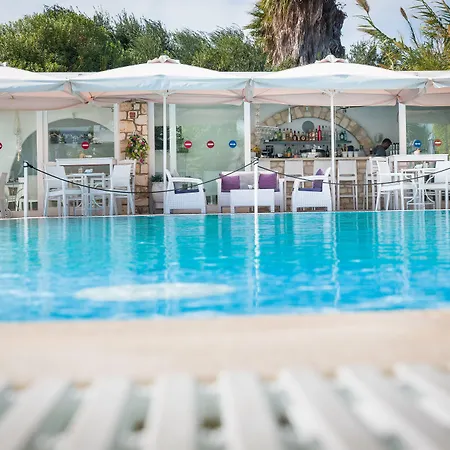 Zoumis Naousa (Paros)