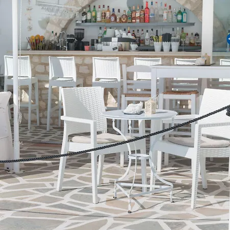 Zoumis Aparthotel 4*