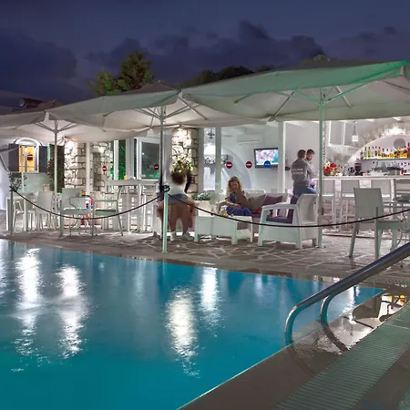 Zoumis Aparthotel 4*