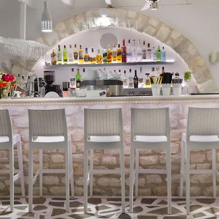 Aparthotel Zoumis Naousa (Paros)