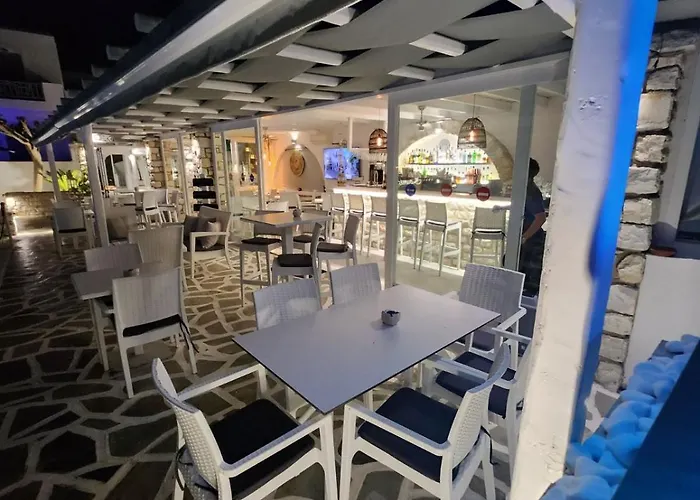 Apartahotel Zoumis Naousa (Paros)